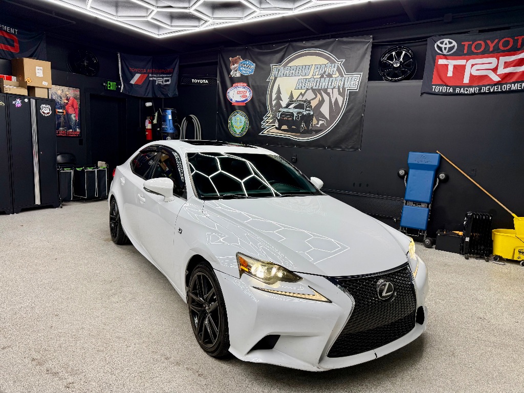 2015 Lexus IS 250's photo