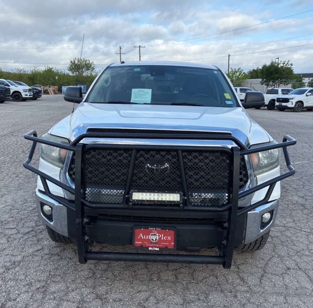 2019 Toyota Tundra SR5 - Photo 6