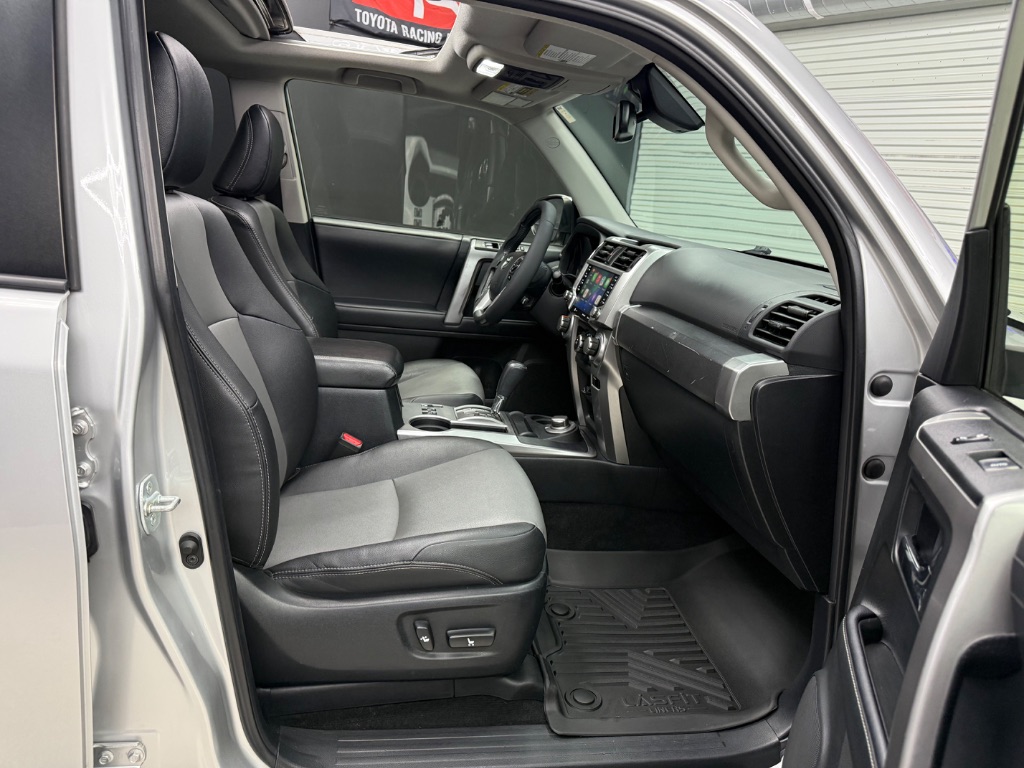 2020 Toyota 4Runner SR5 Premium - Photo 13