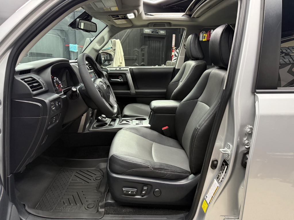 2020 Toyota 4Runner SR5 Premium - Photo 10