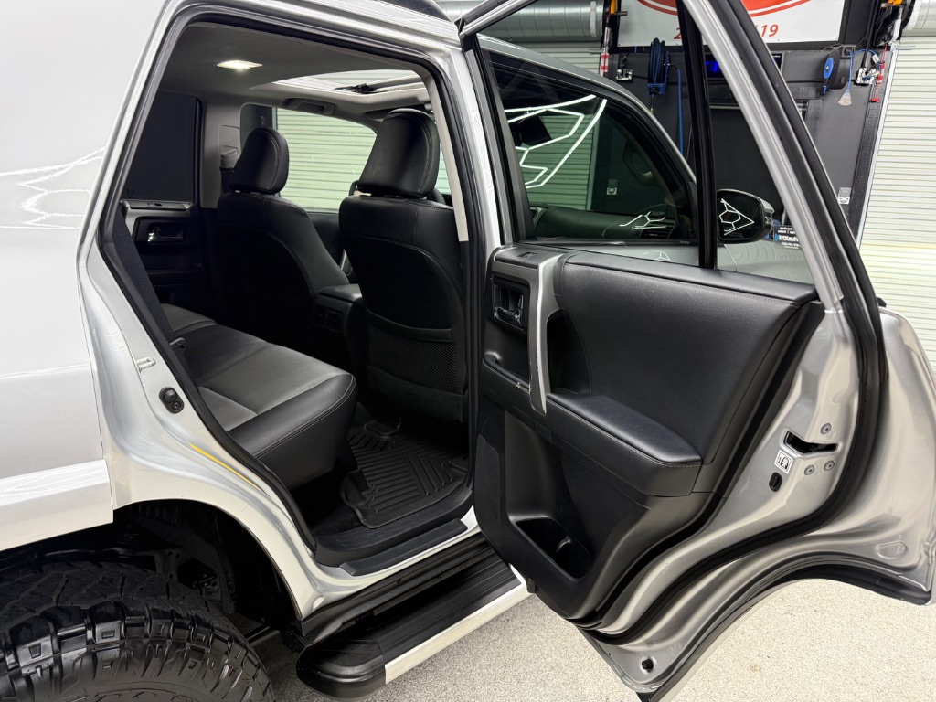 2020 Toyota 4Runner SR5 Premium - Photo 15