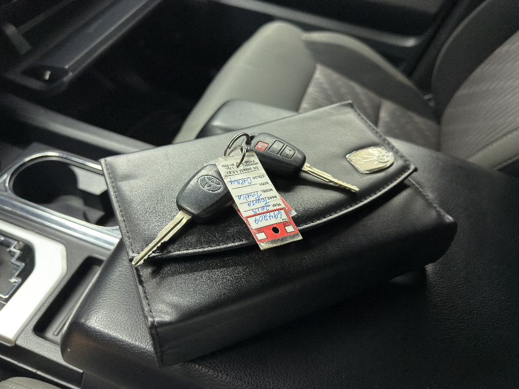 2018 Toyota Tundra SR5 - Photo 28